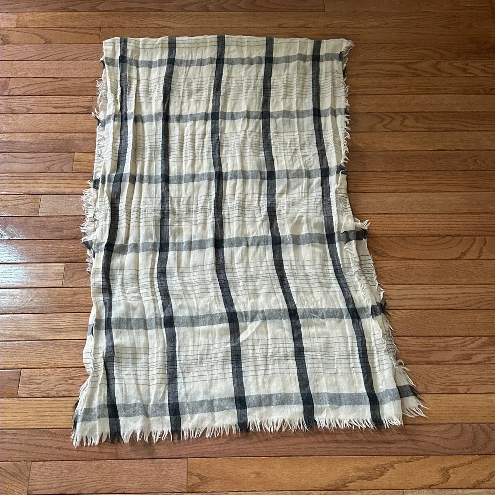 🧣 Women’s scarf Plaid offwhite blue plaid gold wrap VGUC